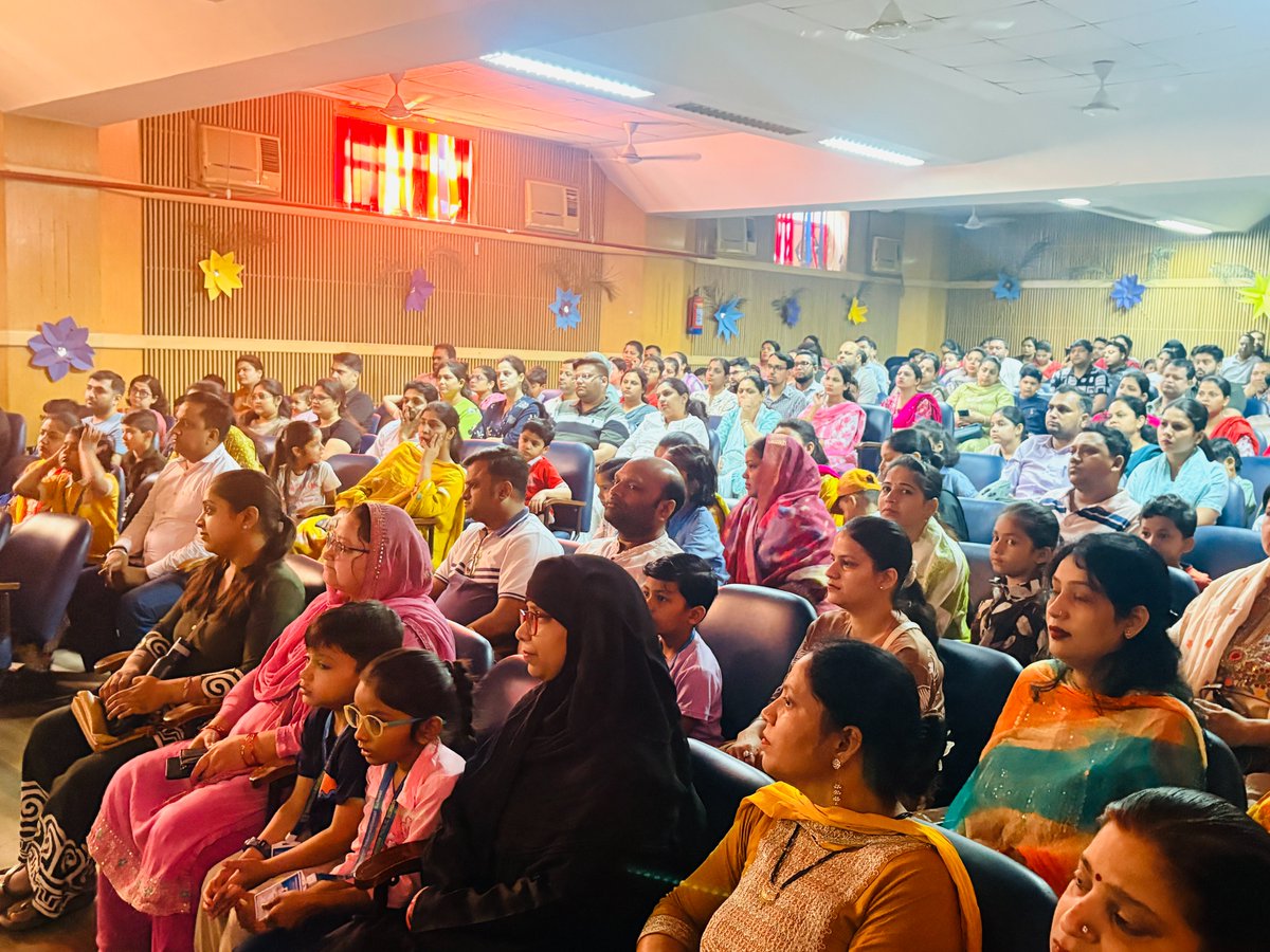 mapsavschool's tweet image. A parent session for Classes 1 and 2 explained learning changes, assessments, and conduct. Parents shared concerns, making it interactive and strengthening school-parent collaboration for students
#maps #holistic #parentsession #progress #partnership @mapsavschool