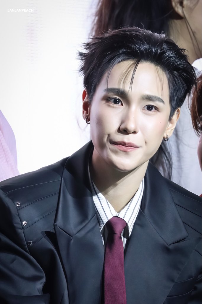 ᴊᴀɴᴘᴇᴀᴄʜ🍑 tweet media