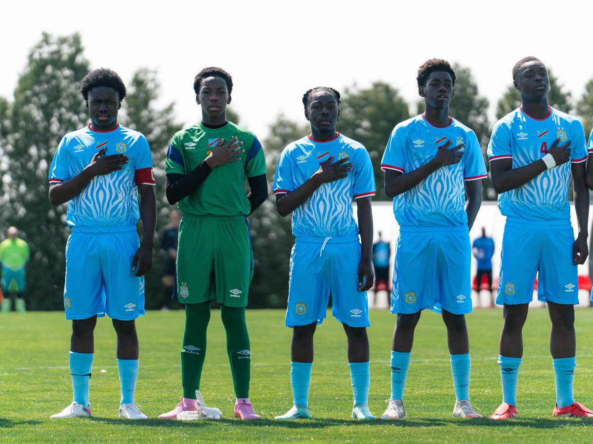 Fierté de voir enfin la RDC aligner une équipe U16 !!! Une étape clé pour préparer nos jeunes au niveau international et construire la future génération U17. 🇨🇩 🐆 

Le point noir est l’absence de la délégation du Congo (staff et joueurs) pour des raisons administratives. On