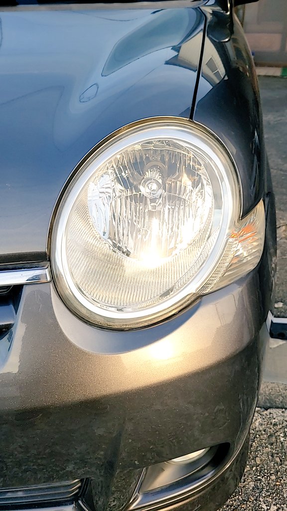 pinkdark2's tweet image. 年一回恒例ヘッドライト
コーティング💡
年々適当になっていくな😏
#3M