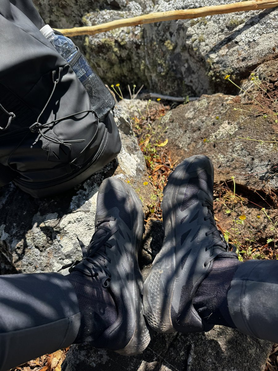 PTChimusoro's tweet image. Banirembizi Hike done. That means I’ve now done the popular trails of Mavhuradona. (Sohwe, Eagles Crag and Banirembizi). 

Plan is to now move into Dande, and experience something different. Kanyemba, Mushumbi and down to Mana are calling. 

#TravelZimbabwe