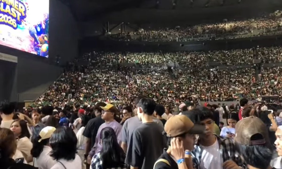 ang ganda tignan ng light stick sa napakadaming tao, sa totoo lang feel ko tuloy solo con ulit ng boys. 🥺✨

ctto: levy, nairam, xianbright 

BGYO SUMMER BLAST
#BGYOTakesPHArena
