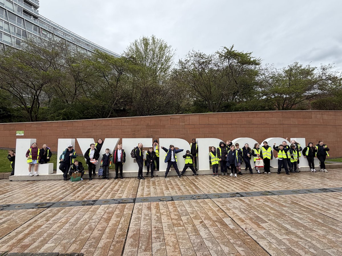 MrSmithBVP's tweet photo. This week, year 5 ventured into town to explore the World Museum and some of Liverpool’s most famous landmarks! 🌍🚶⭐️ @BelleValeSchool https://t.co/wkarHn9teB
