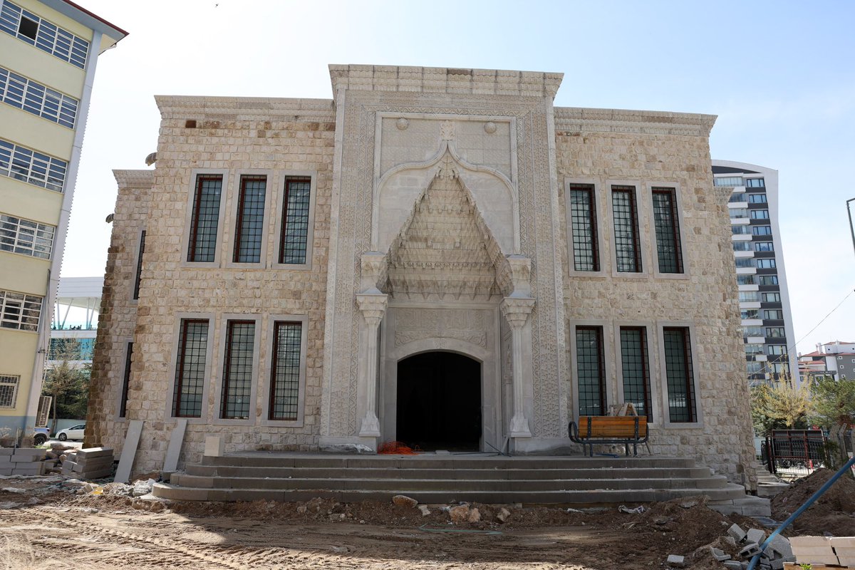 DrHasanUslu's tweet photo. Yapımı tamamlanmak üzere olan Doç. Dr. Şahnur Yaprak Camii’nde incelemelerde bulunduk.
Hemşehrilerimizin buluşma noktası olacak camimiz çok kısa sürede ibadete açılacak.
🕌🕌
#NÖHÜ
#Niğde https://t.co/FL4yH3NXmn
