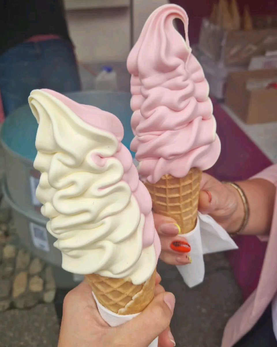 Chloe 🌟 tweet media