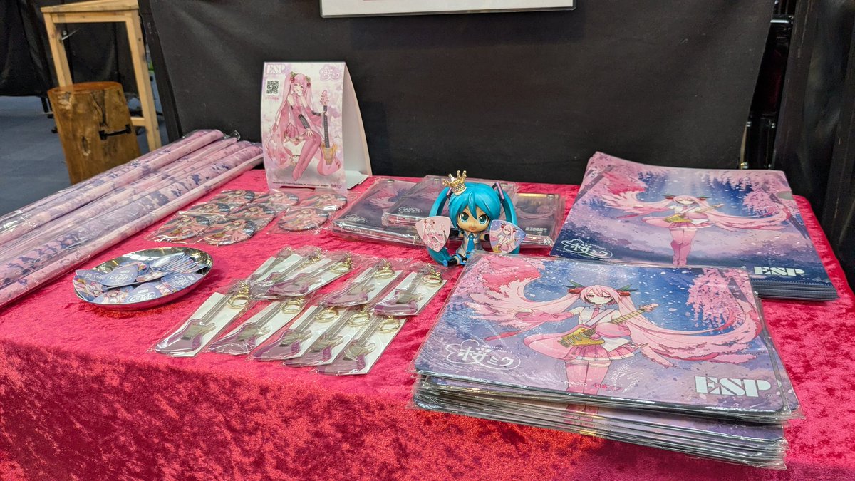 oznetworld's tweet image. 御茶ノ水のBIGBOSSにやって来ました〜!!!(*°∀°)=3
桜ミクのピック貰ったよ〜!!!((o(*&amp;gt;ω&amp;lt;*)o))

#初音ミク
#桜ミク
#ESP