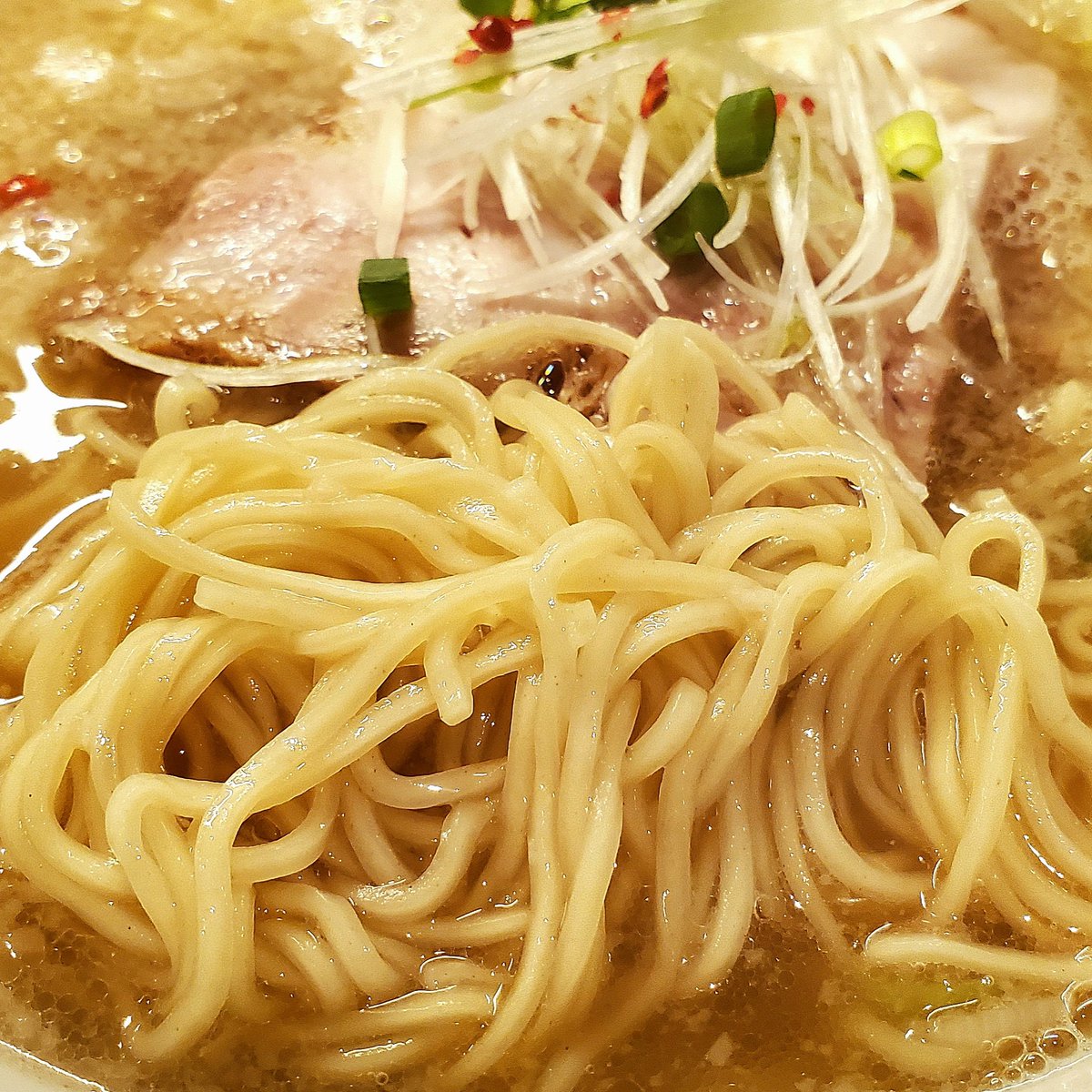 む tweet media