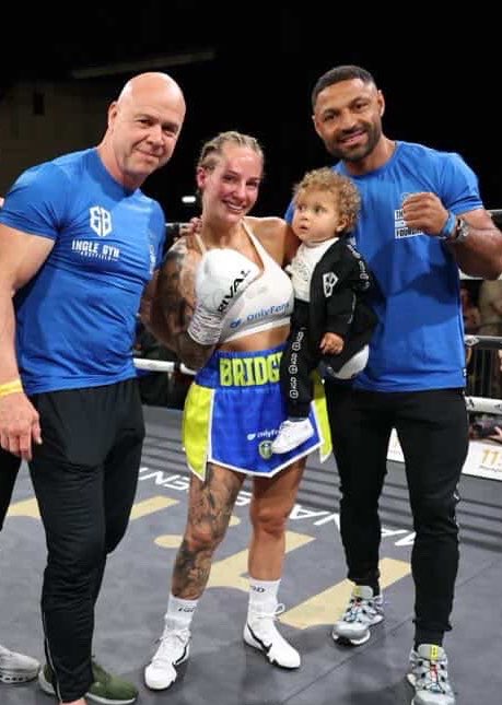 Blonde Bomber 🥊💁🏼♀️ tweet media
