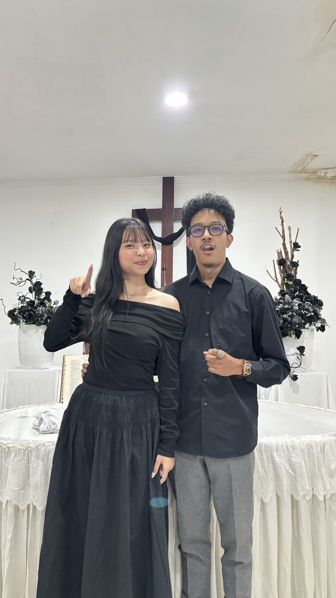 omy_barb's tweet photo. jumat agung 🖤 https://t.co/QJ7dOpcQEn