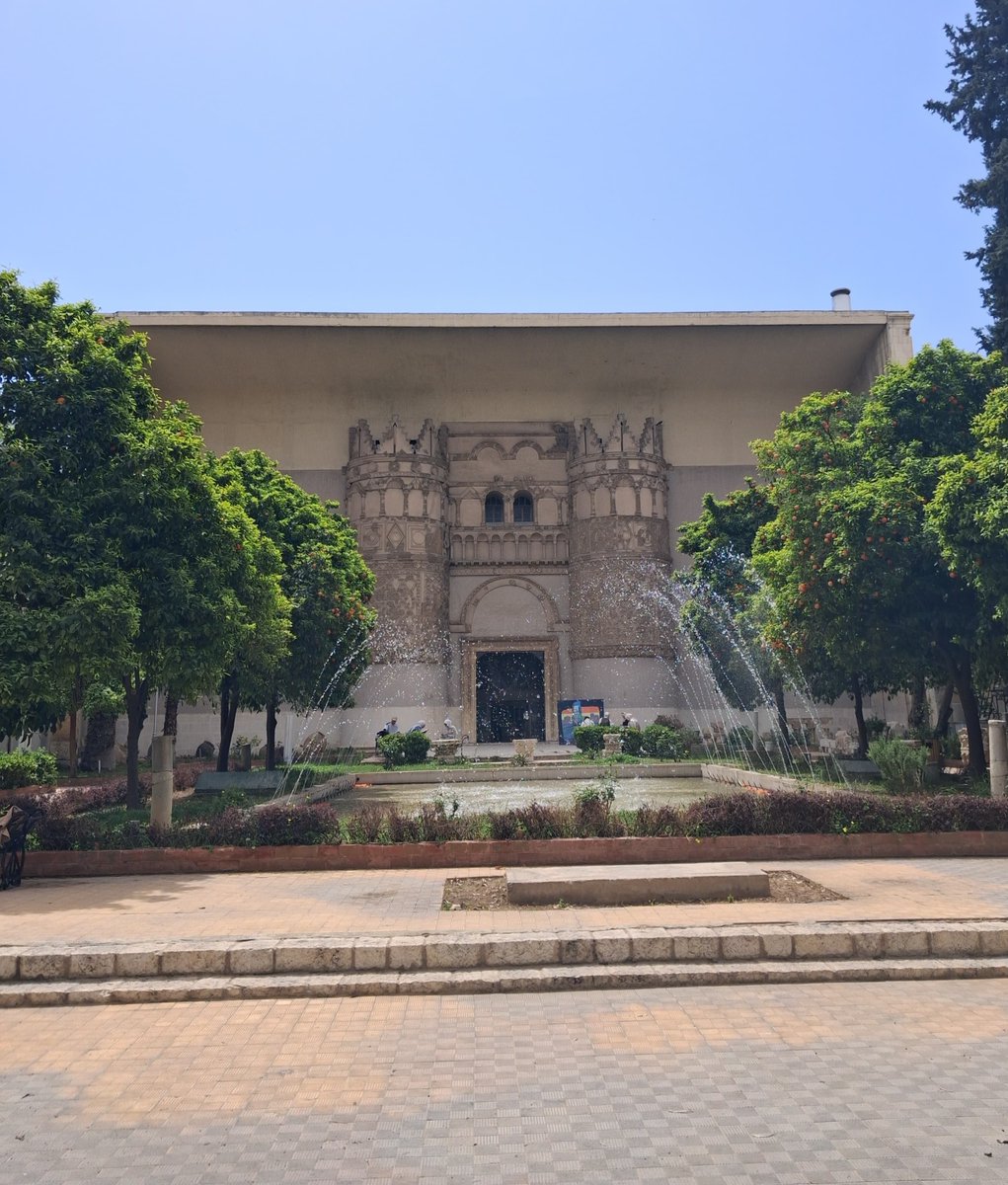 JBaptisteFaivre's tweet image. J'ai été heureux de me rendre au musée national de #Damas et de m'y entretenir avec le Directeur général des antiquités et des musées et son équipe.

Nous avons échangé sur les perspectives de coopération entre la France et la #Syrie dans le domaine du patrimoine et de
