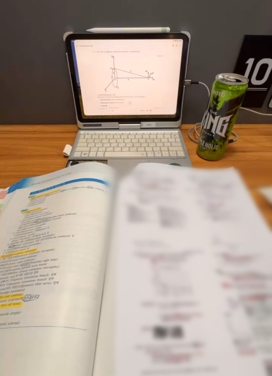 mimi41786's tweet image. #studytwt

내가 물리학과인지 물리치료학과인지 좀 헷갈림 저녁먹고 전기치료 마무리하고 화요일 아침까지 OS 무한반복 예정