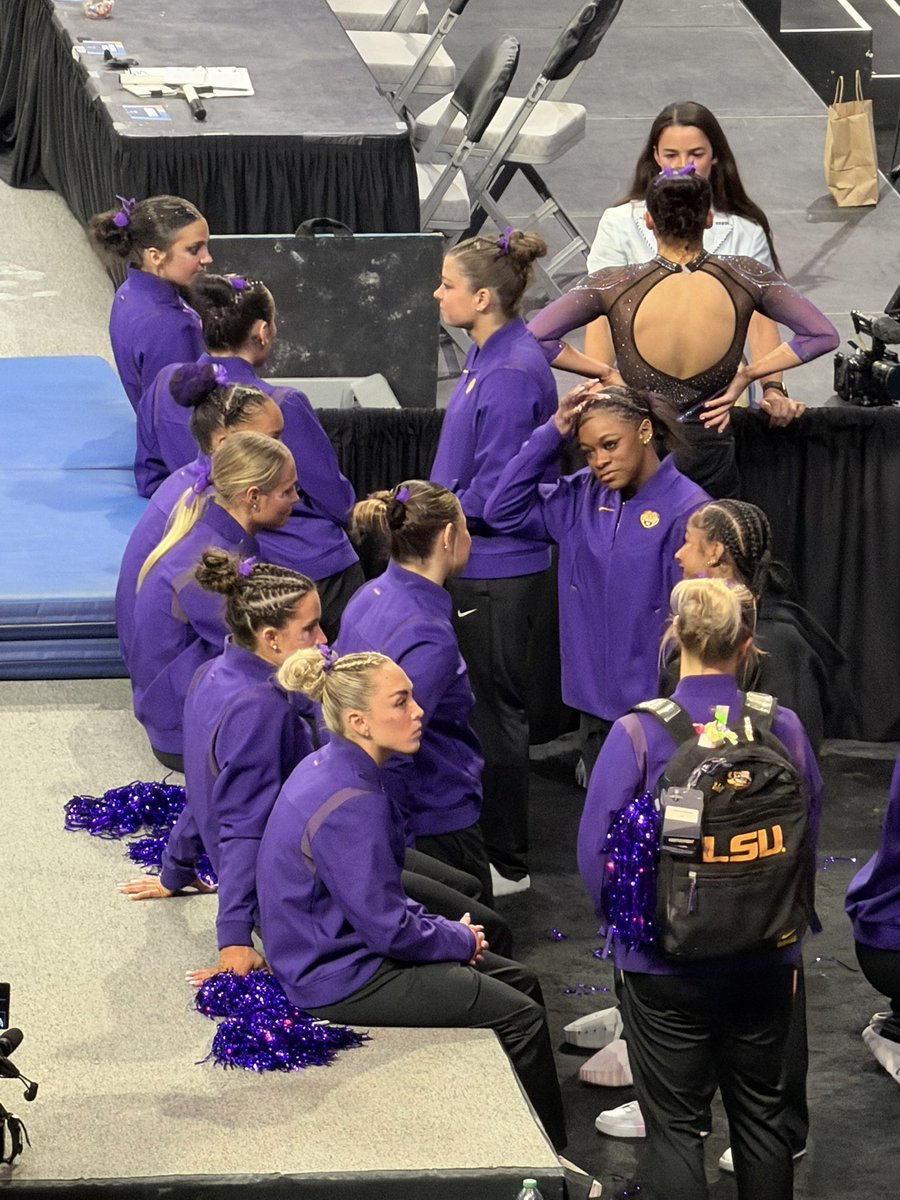 razzzlegymfan tweet media