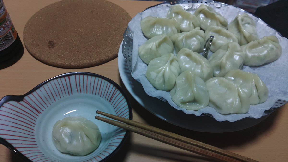 tosakago's tweet photo. 蒸しても美味しいホワイト餃子でゲソ(｀･ω･´) https://t.co/D0nfwbTF7q