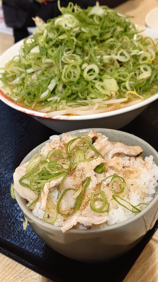ろくしき tweet media
