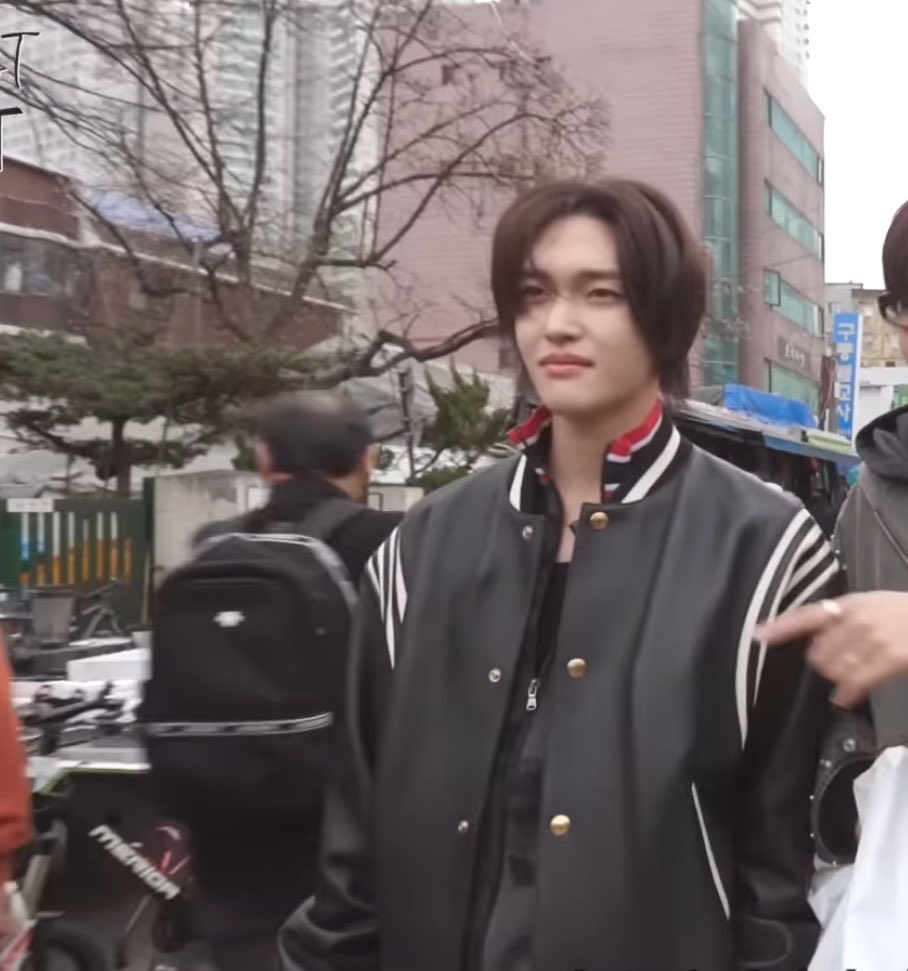 คือวอนบินดูตัวเล็กเพราะมบในวงสูงมาก ๆ แค่นั้นเอง ตอนอยุ่กับผญสูงมากด้วยซ้ำ ตอนเดินท่ามกลางคนอื่นก็สูง