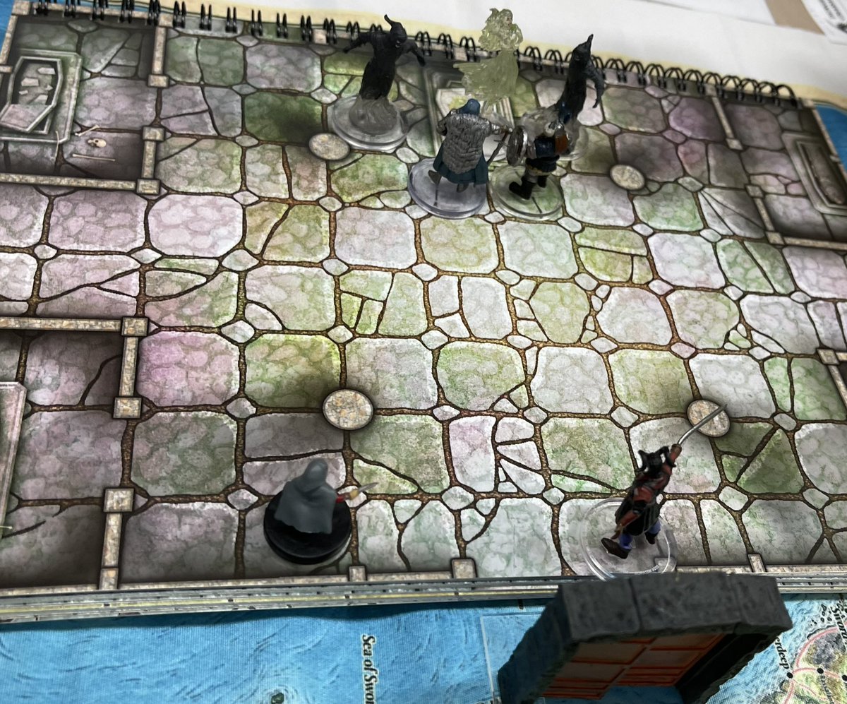 ラスボスの悪霊を無事封印！
大団円で終了しました

卓の皆様とDMのMZBさん、ありがとうございました😊
 #烏DnDオフセ