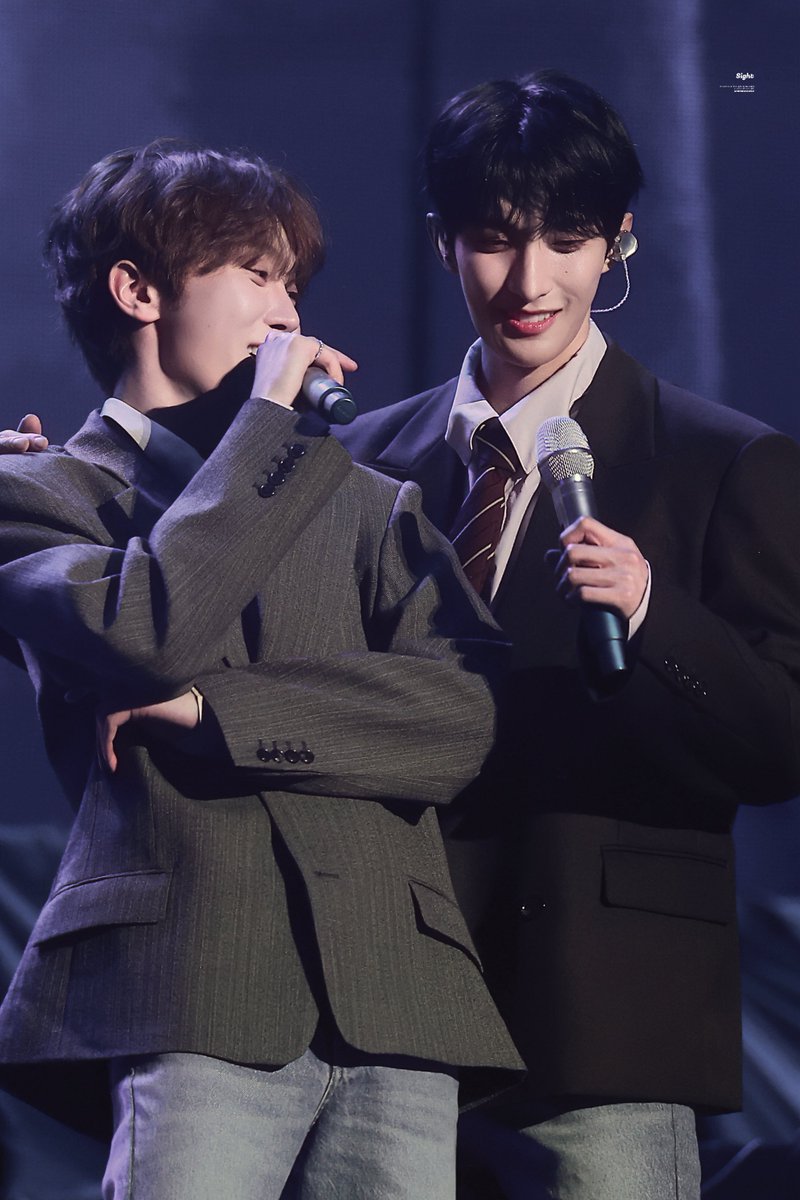 𝑠𝑖𝑔ℎ𝑡 tweet media