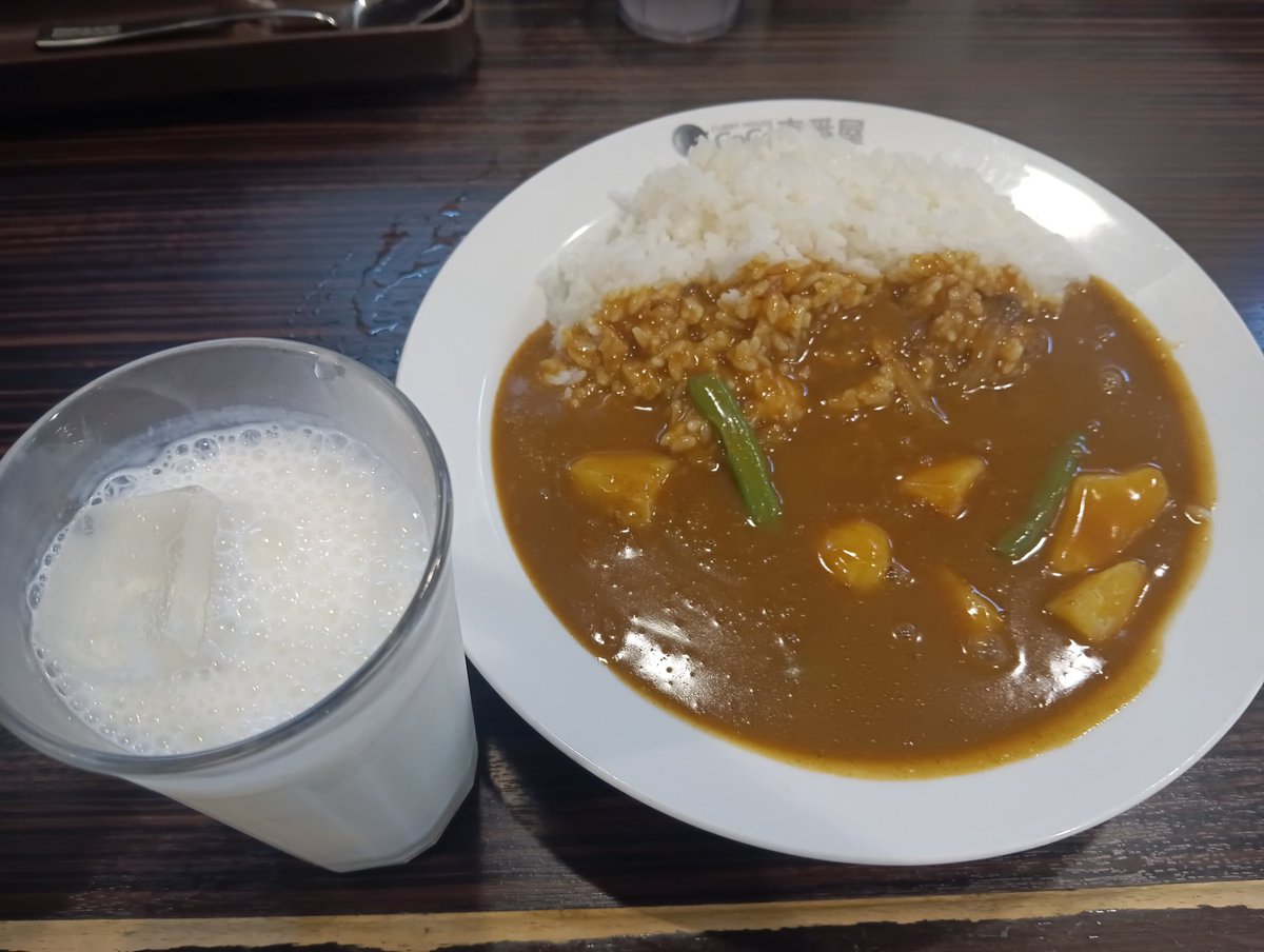 我がＤマスタープロダクションの先輩、榎木智一さんから頂きましたチケットを使用しました☆彡。

久しぶりのCoCo壱番屋！

暑い中食べるカレーは、最高でした〜！
ご馳走様でした〜(*^^*)☆彡。

#Ｄマスタープロダクション