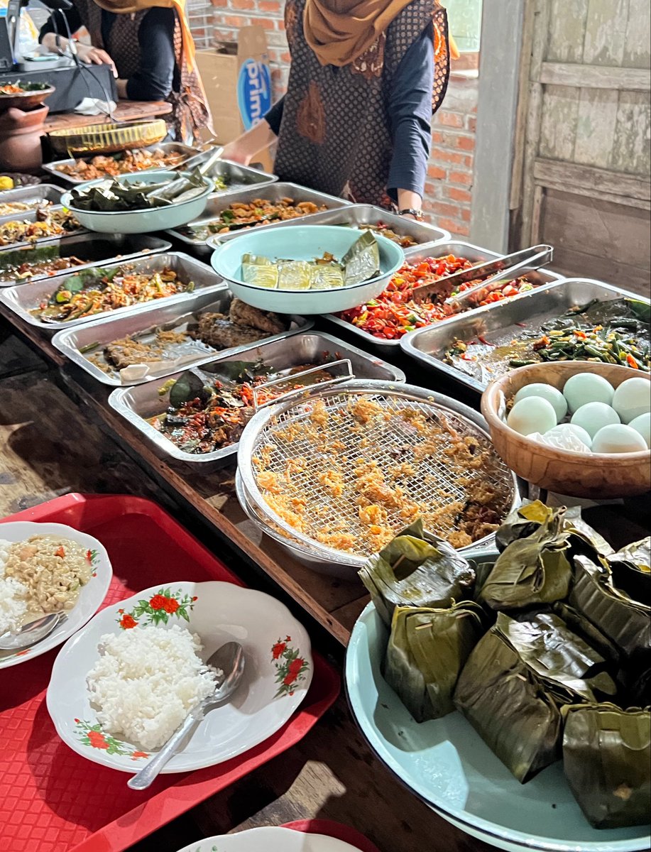 TxtdariUGM tweet media