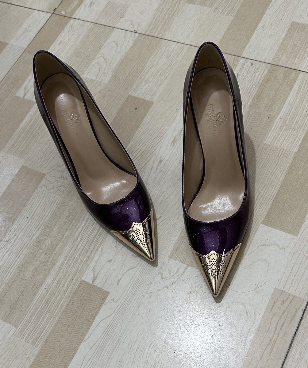 红底日记 tweet media