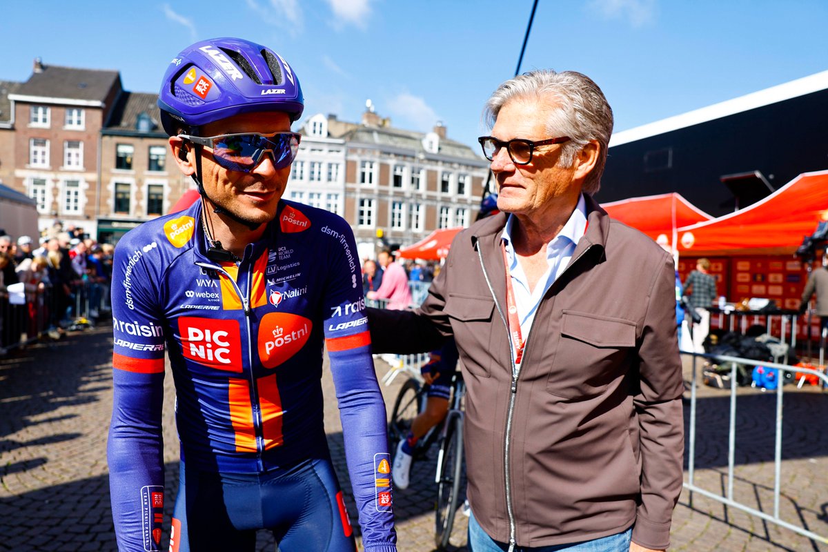 picnicpostnl's tweet photo. First race back and in the breakaway 👌🏻

We've got @WarrenBarguil in the group of 9 that has built up a 1'25" advantage after 12km 🛣️

#AGR26🇳🇱 https://t.co/zrUHjbBAWi