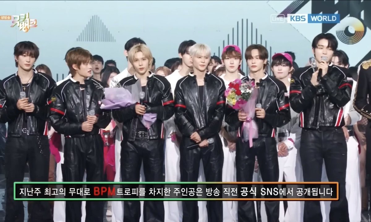 fluffymoody tweet media