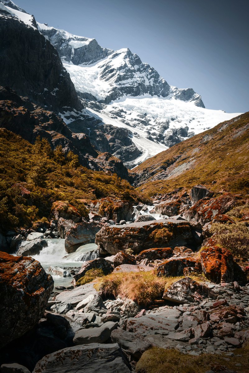 miraculousearth's tweet image. 📷 Photo 276:
📍 South Island, New Zealand

Did you know Mount Aspiring is often called the “Matterhorn of the South”?
#NewZealand #Travel #Earth