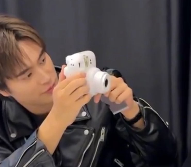 mira 🍨 tweet media