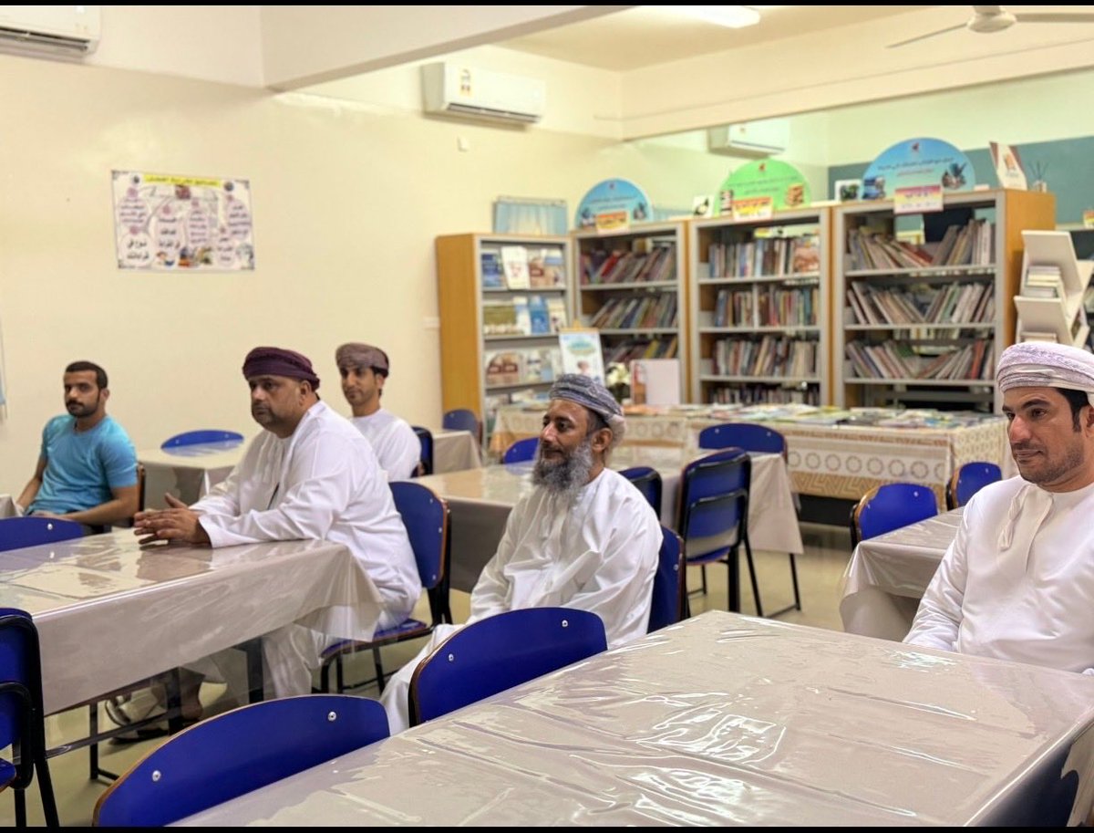 mousaschool's tweet photo. نفّذ الأستاذ يعقوب الكيومي ورشة عمل تربوية بعنوان: «ضعف أداء الطلبة في الاختبارات القصيرة والنهائية: الأسباب والعلاج»، تناولت أبرز العوامل المؤثرة في تدني مستوى التحصيل الدراسي، وطرح حلولًا عملية واستراتيجيات داعمة لرفع كفاءة الأداء لدى الطلبة، بمشاركة نخبة من المعلمين . https://t.co/IzVLtnTga2