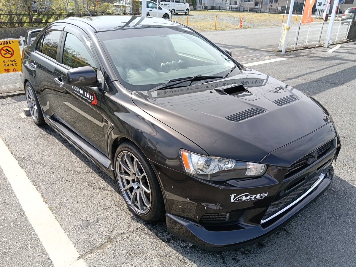 mirage96spec's tweet photo. エボは洗車の後、カバーをかけて眠りにつきました…。
5月のサーキット走行会までお休み！ https://t.co/o8DrDTQ2j6