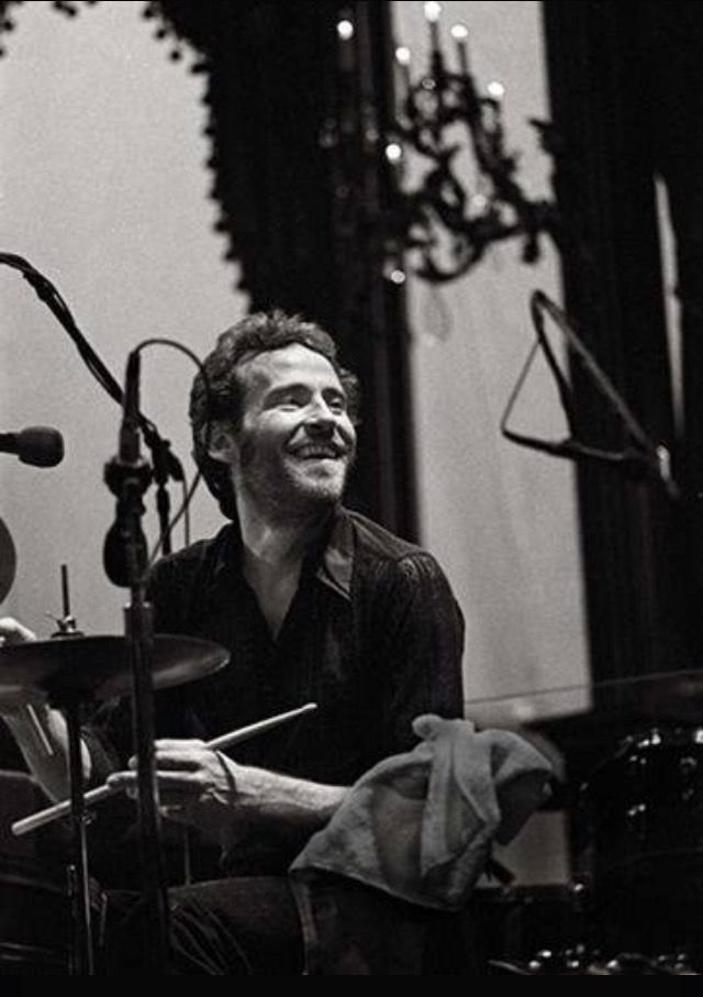 Robbie☮️🏳️‍🌈 tweet media