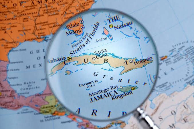 MilitaerNews's tweet image. 🇺🇸🇨🇺 Laut einem Bericht der New York Times besuchte in der vergangenen Woche eine hochrangige Delegation des US-Außenministeriums Kuba und traf sich dort mit führenden Vertretern. #Kuba #USA