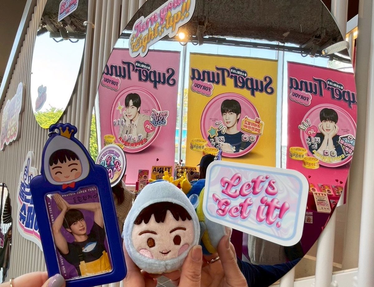 key09853351's tweet image. 今日はドンウォンツナPOPUPへ🐟✨
かわいい装飾にかわいいジンくん…と素敵空間でした😘

お姉さんが見つけて教えてくれた神角度が最高だった♡

#ドンウォンジャパン
#SUPERTUNAFORYOU
#TOKYO
#POPUP
#동원참치