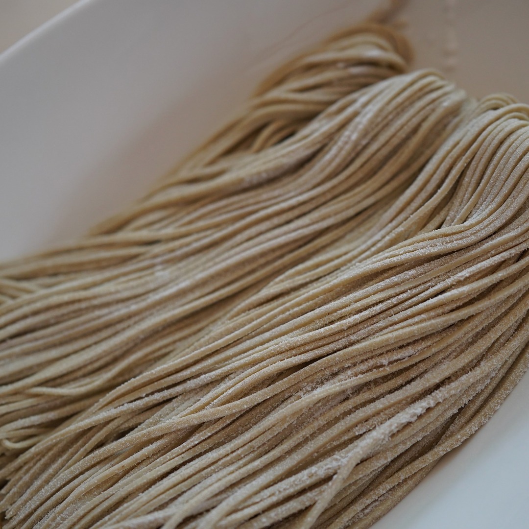 surakuck's tweet image. 自分用
頂いたお土産に合わせてみたくて、久々に自分用に打ちました。

#soba
#そば
#蕎麦
#蕎麦好きな人と繋がりたい
#素楽
instagr.am/p/DXTwWHok46m/