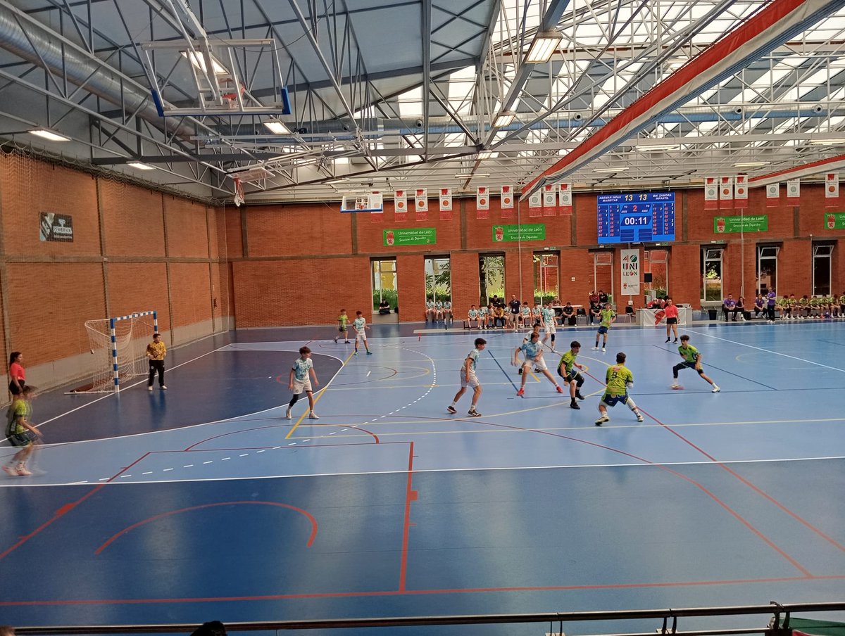 elafizionado's tweet photo. ¡SUBCAMPEONES! 🥈12 Frailes BM Zamora A cae ante Ademar (29-23) en una gran final pero logra la clasificación para el SECTOR NACIONAL🎟️🇪🇸 @BalonmanoZamora

Éxito rotundo de la cantera pistacho que sigue dando alegrías ¡Enhorabuena, chavales!💚

📸Arcel Andrés

#Balonmano #Cantera https://t.co/gXlFD5lkcY