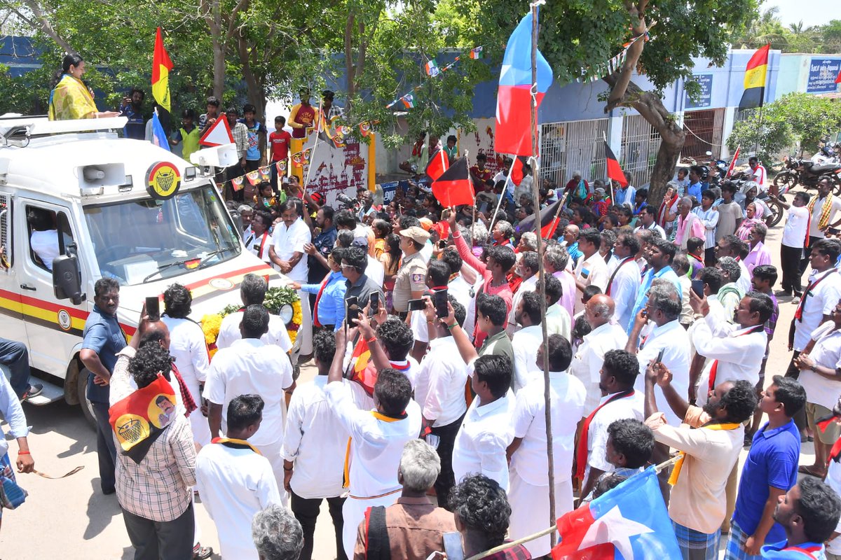 PremallathaDmdk's tweet photo. விருதாச்சலத்தில் கேப்டனின் குரலாக நான்,உங்கள் அண்ணியார் எப்போதும் உங்களுக்காக, உங்களுடன்! 

கேப்டனின் கனவுகளை நனவாக்க,
முரசு சின்னத்தை தேர்வு செய்யுங்கள் 🥁

தேர்தல் நாள் :23-04-2026

#CaptainPath #premalathavijayakanth #DMDK #Election2026 #virudhachalam https://t.co/jkOdO3gjMr
