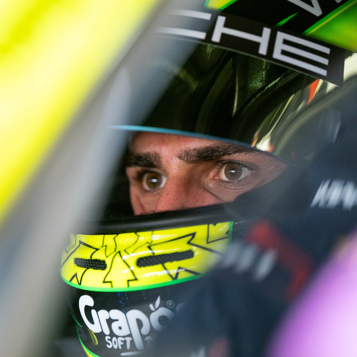 PorscheRaces's tweet image. #Qualifiers - The top qualifying session at the @Nuerburgring #Nordschleife for Sunday’s four-hour race (starting at 13:00 CEST) ended with the fastest #911GT3R securing 4th place. The starting grid from a #Porsche perspective:

P4 - #911 #Manthey
P8 - #48 @TeamBlackFalcon
P10 -