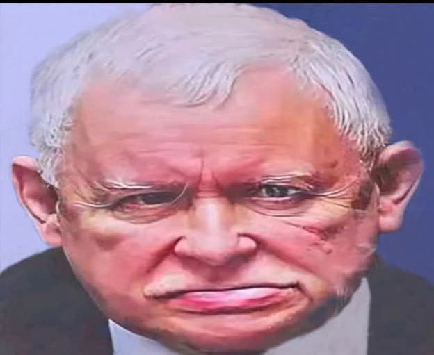 Stary,oszczany dziad w dwóch różnych butach wychodzi i naśmiewa się z Ludzi, a 30 % KRETYNÓW się z tego śmieje .DRAMAT. 😱 😱 😱
.-----
Zdepczę was kanalie, zniszczę, ale swoje chore wizje ziszczę! 🤮 🤮 🤮 Mały mściwy nikt.💩💩💩Za wszelką cenę!- chce wrócić do rządzenia😱 😱😱