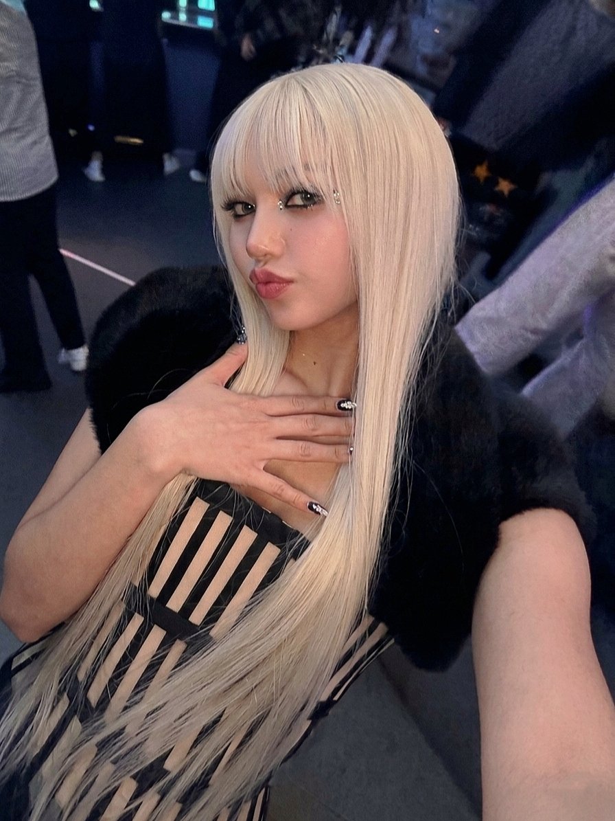 Doll face tweet media