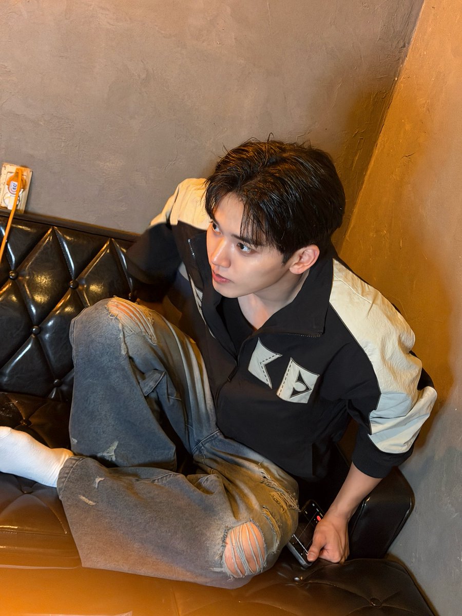[#OX]

즐거운 하루였다🌸

#OMEGA_X #오메가엑스
#혁 #HYUK