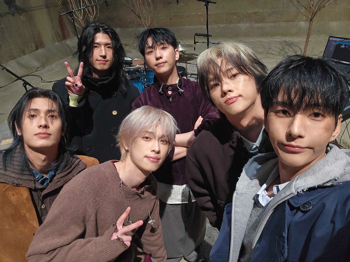 Xdinary Heroes tweet media