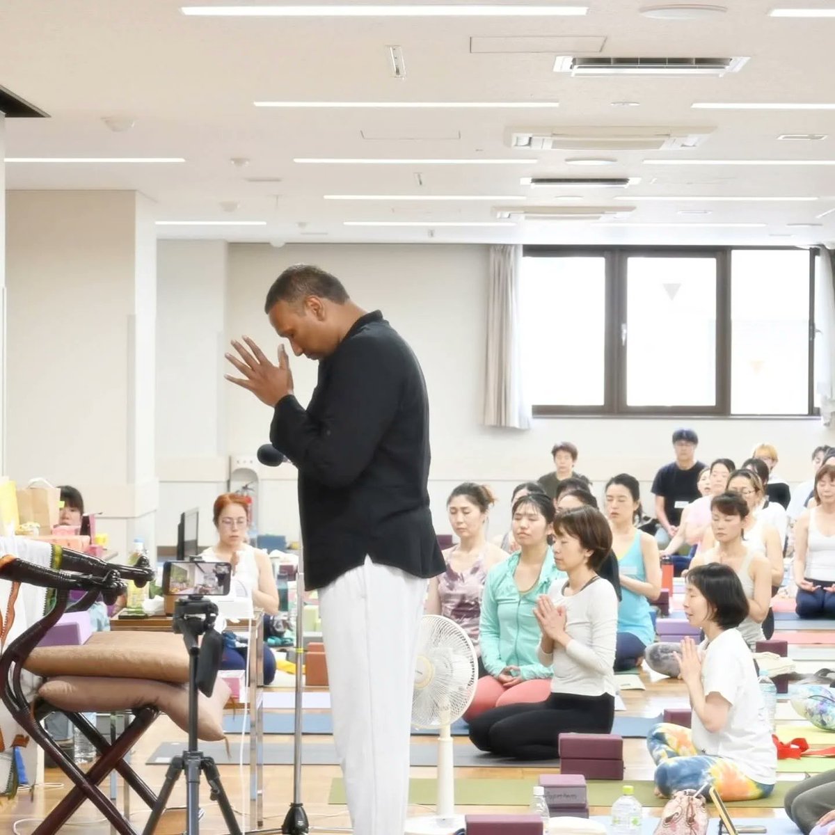 yogatomoyo's tweet photo. ワナカムヨガスクールで本場のヨガを学んでいます。体も心も喜んでいる♡ https://t.co/6tOPy01aYO