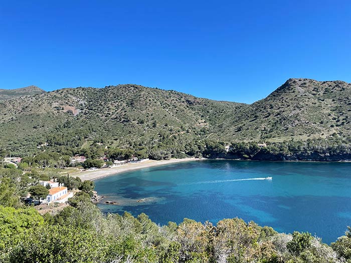 VeroSinmapa's tweet image. #NUEVO 🤗Si estás pensando en la #CostaBrava, ¡guarda esto!

😊 #Roses es un DESTINAZO. Descubre los mejores planes, calas escondidas y rutas de senderismo con vistas de infarto y más...

✨Aquí te dejo la guía completa para organizar tu escapada 👉🏻 sinmapa.net/que-ver-en-ros…