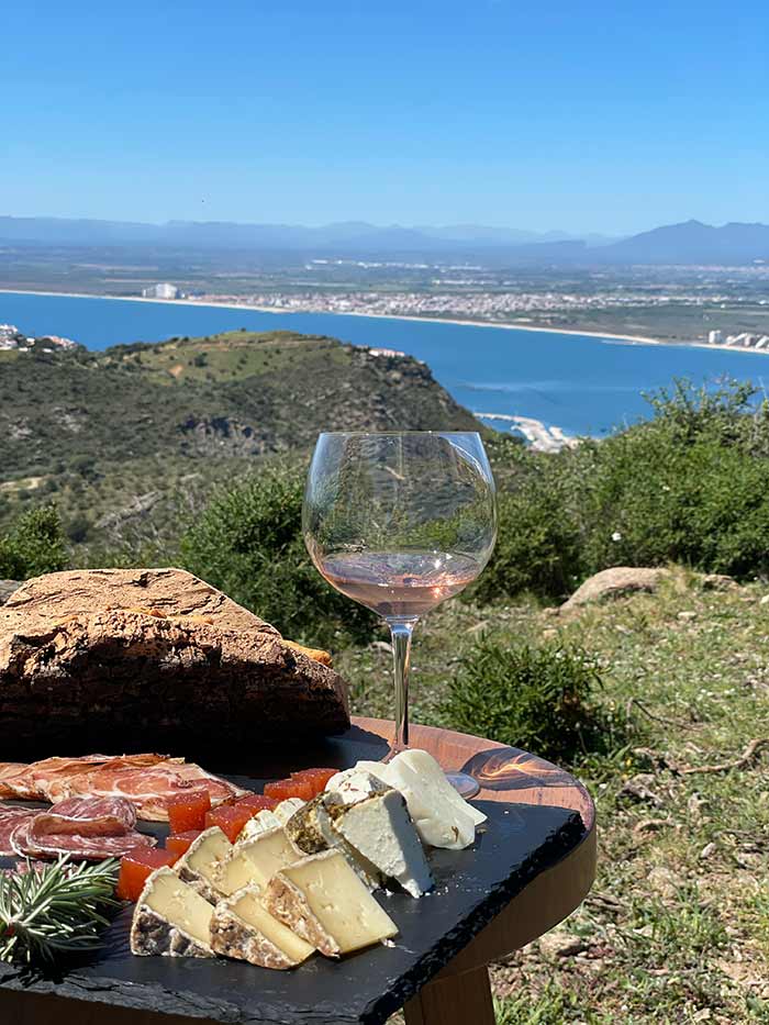 VeroSinmapa's tweet image. #NUEVO 🤗Si estás pensando en la #CostaBrava, ¡guarda esto!

😊 #Roses es un DESTINAZO. Descubre los mejores planes, calas escondidas y rutas de senderismo con vistas de infarto y más...

✨Aquí te dejo la guía completa para organizar tu escapada 👉🏻 sinmapa.net/que-ver-en-ros…