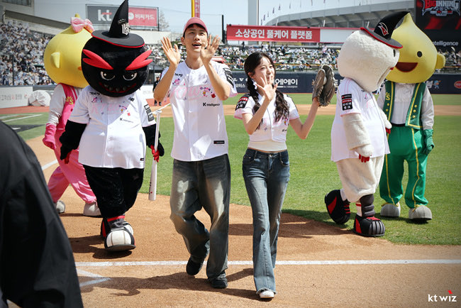 xkimjaex's tweet image. รูปจูยองกับแจจินมาแล้ว น่ารักมาก 💗🫧

 #singlesinferno5