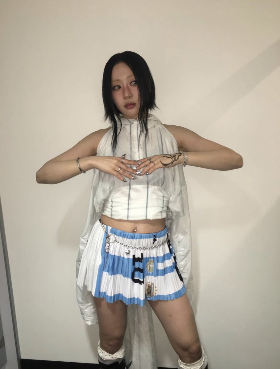 YVES_BRASIL's tweet image. (3/5)

#YVES #이브 #NAIL @Yves___official