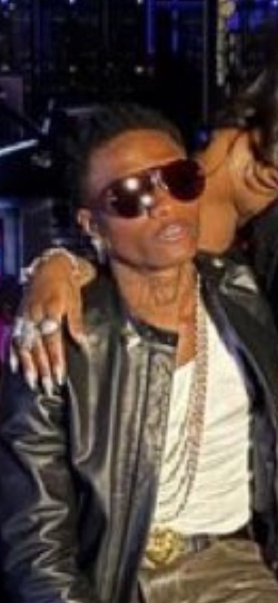 ItsPyramid_'s tweet photo. @Burna_Archive https://t.co/HSgtybPJA7