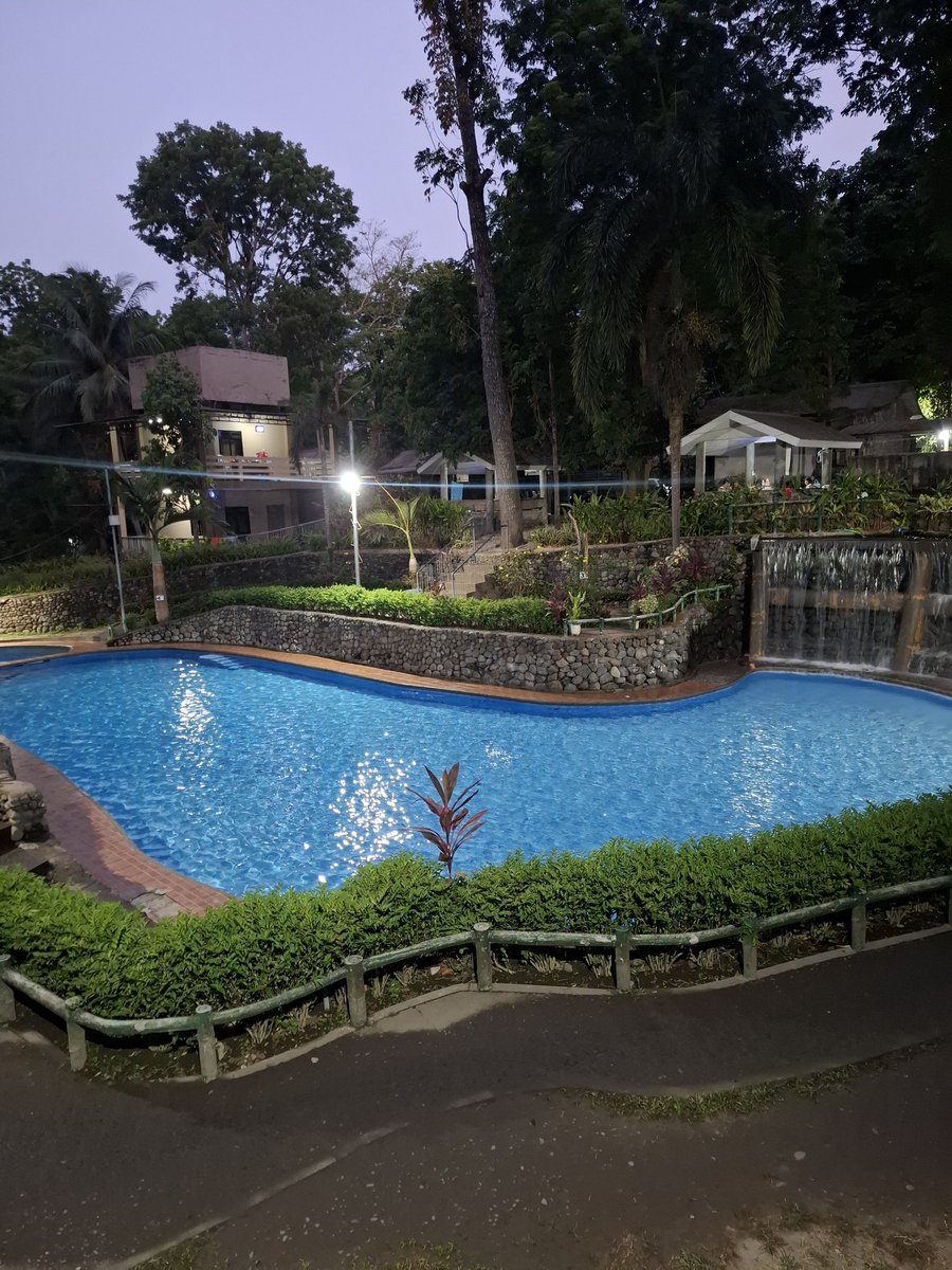 konOHanicOH's tweet image. Snaps and splashes. 📸🌊

#randomshots #poolparty