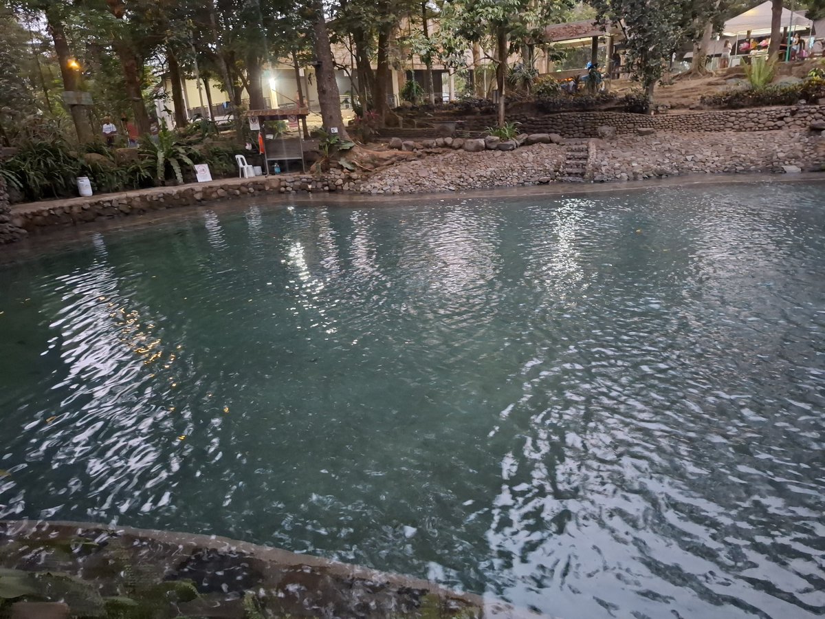 konOHanicOH's tweet image. Snaps and splashes. 📸🌊

#randomshots #poolparty