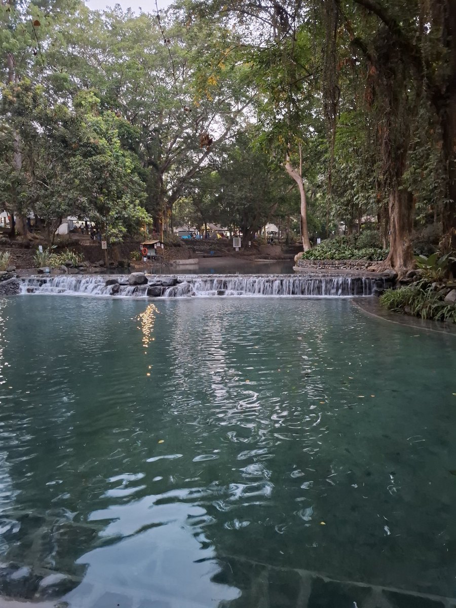 konOHanicOH's tweet image. Snaps and splashes. 📸🌊

#randomshots #poolparty